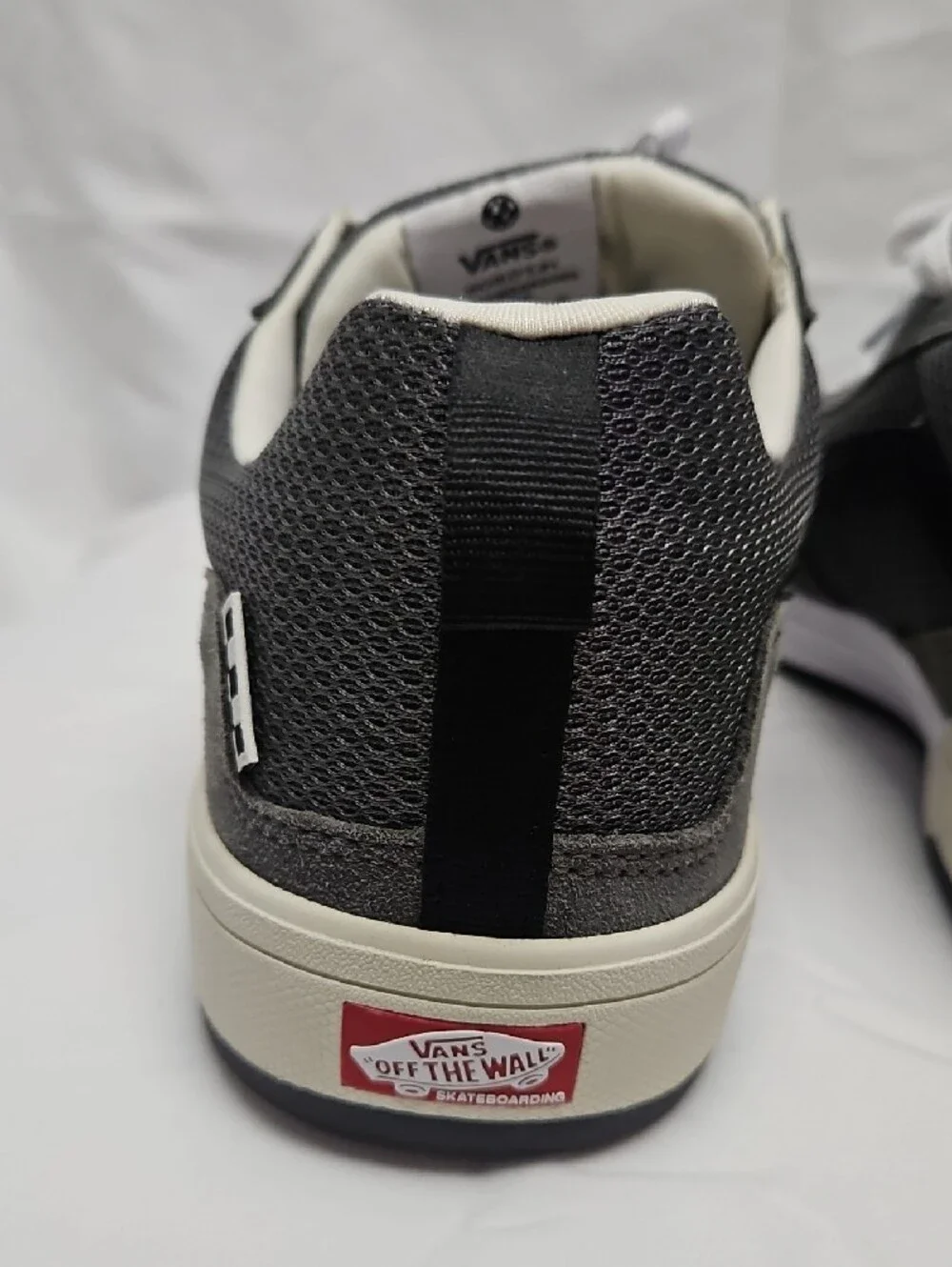 Vans Wayvee Mens 12 Grey White Black Suede Mesh Skate Shoes Sneakers